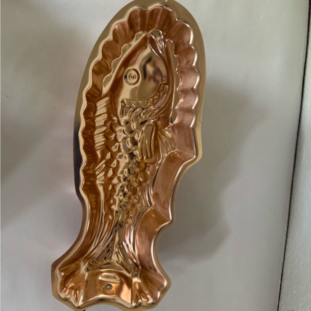 Gold Fish-Shaped Baking Mold - Picture 4 of 5